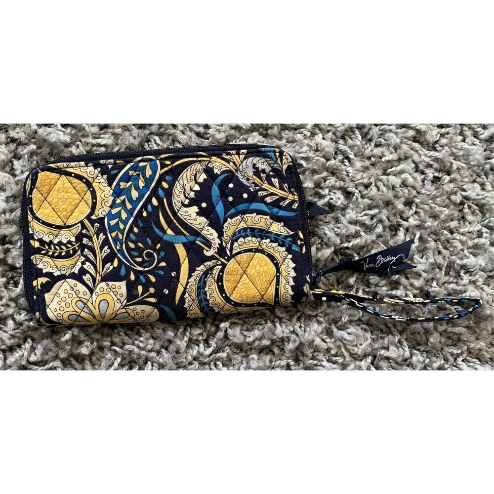 VERA BRADLEY Zip Around Ellie Blue Elephants Wallet Wristlet QUILTED